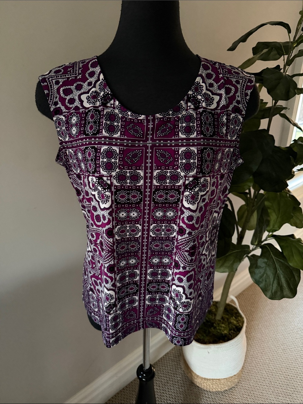 TAN JAY PETITE PATTERNED SLEEVELESS TOP